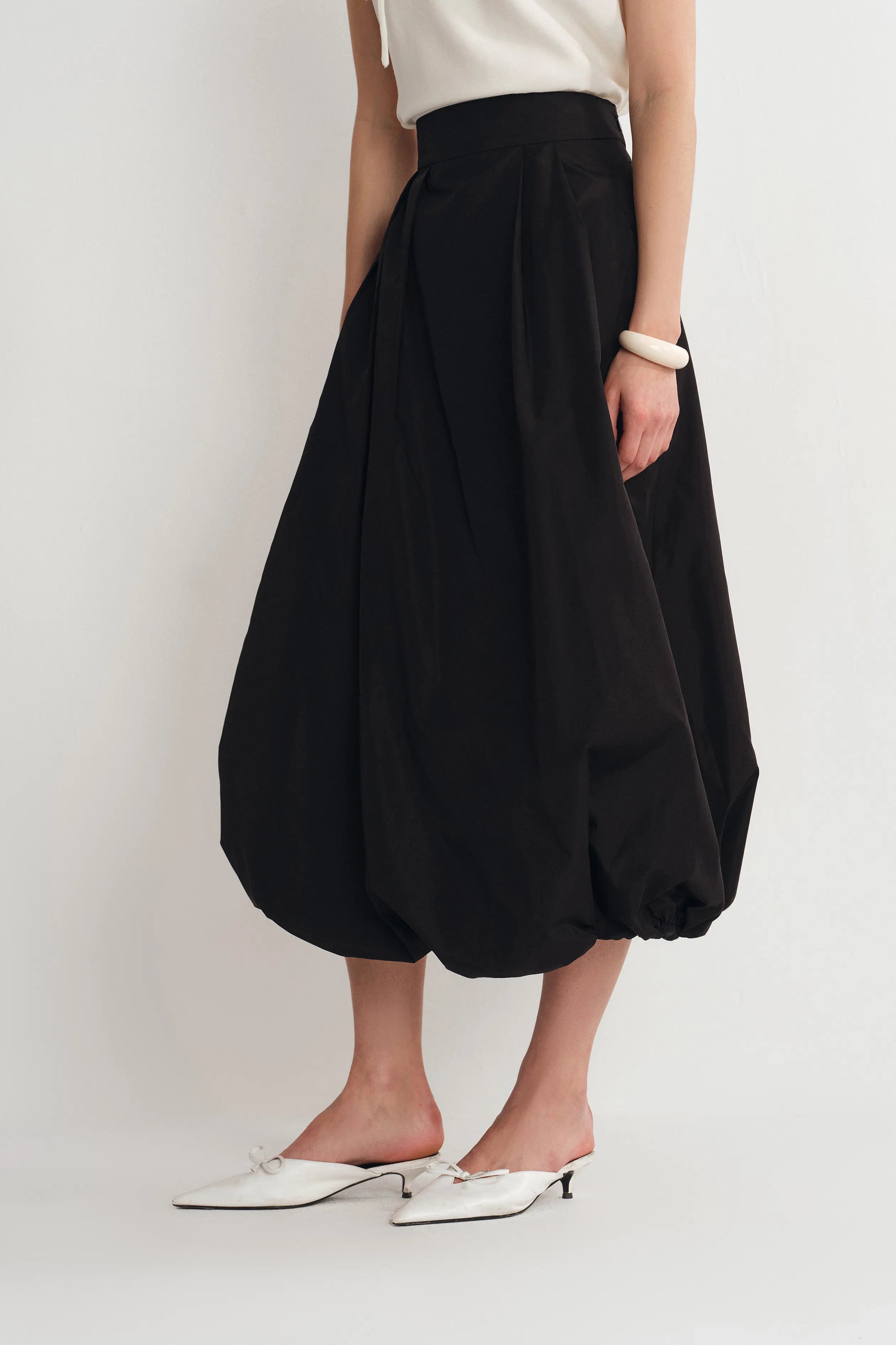 Tulip Balloon Skirt – fbrq.com Tulip Balloon Skirt – fbrq.com