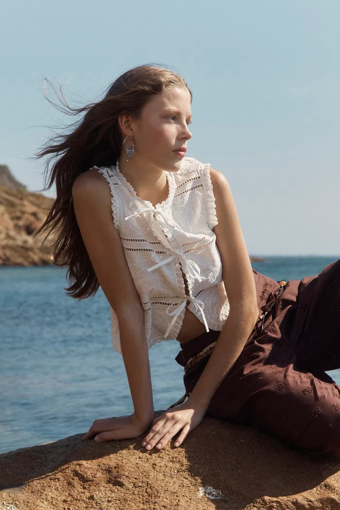 Canoe Paisley Floral Cutwork Tie Front Sleeveless Blouse Top in Cotton