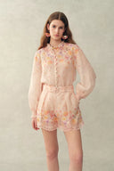 Conjunto de blusa y shorts Lillian con bordado floral pintado a mano, estampado ombré transparente en organza de seda y lino