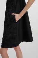 Vestido Bordado Engrave en Mezcla de Seda y Lana