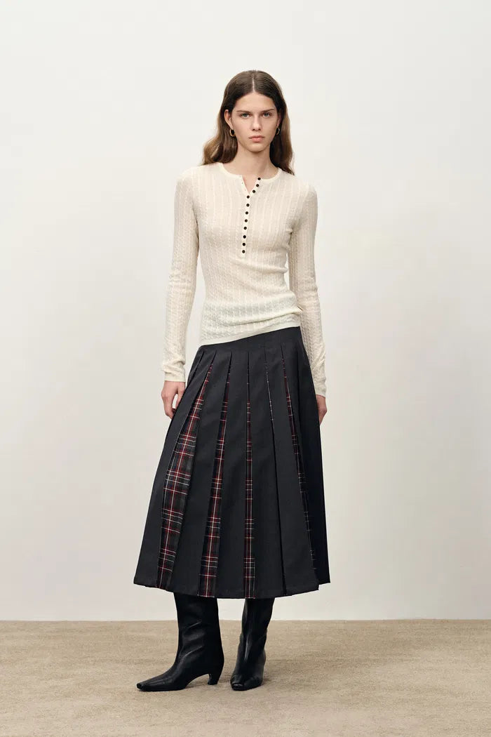 Issac Lightweight Long Sleeve Sweater in Merino Wool Cable Knit