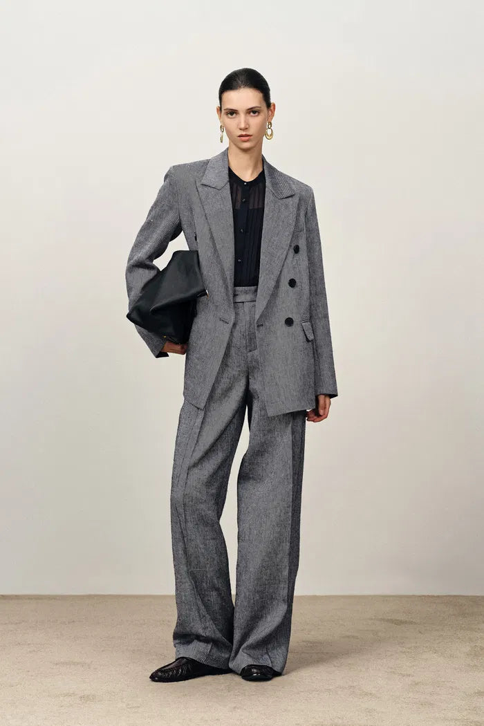 Lillian Sharp Lapel Straight Cut Blazer in Merino Linen Blend