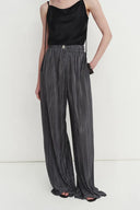 Pantalon ceinturé réfléchissant Vesper en microfibre plissée