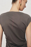 Top estructurado asimétrico Gemma en mezcla de algodón y seda de morera