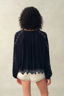 Blair Boho Geborduurde Transparante Kanten Blouse met Pofmouwen in Gekreukte Georgette