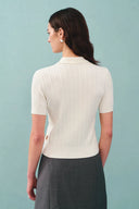 Gracia Witte Polo Top in Hoog Elastische Tricot