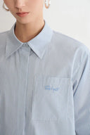 Camisa a rayas con cuello afilado Cynthia en algodón premium