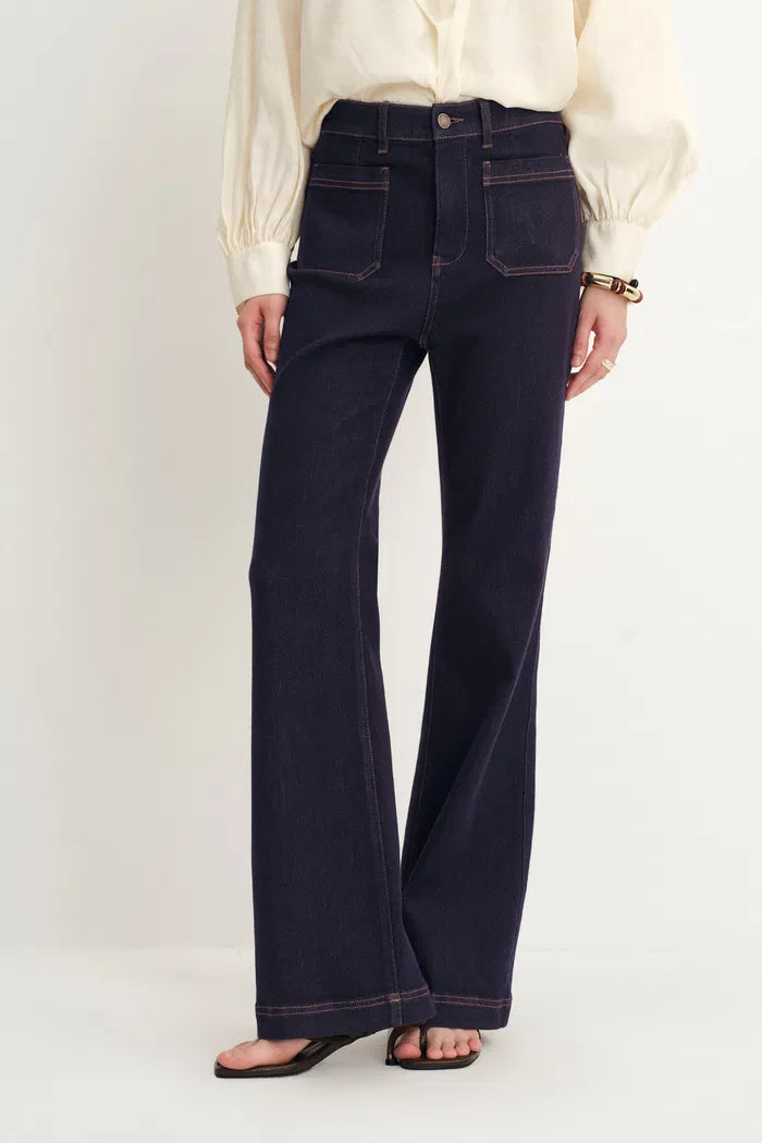 Maggie Micro Flared Jeans in Stretch Denim