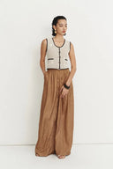 Top in Crochet con Applicazione Margherita Ricamata a Mano Azores in Misto Cotone Lino