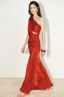 Completo Aurora con top monospalla drappeggiato e gonna