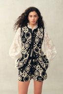 Conjunto de Chaleco Ajustado y Shorts Largos Juliet de Crochet en Mezcla de Algodón