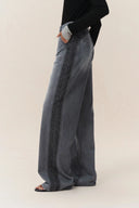 Jeans Holgados Clarisse en Tonos Oscuros en Denim de Algodón