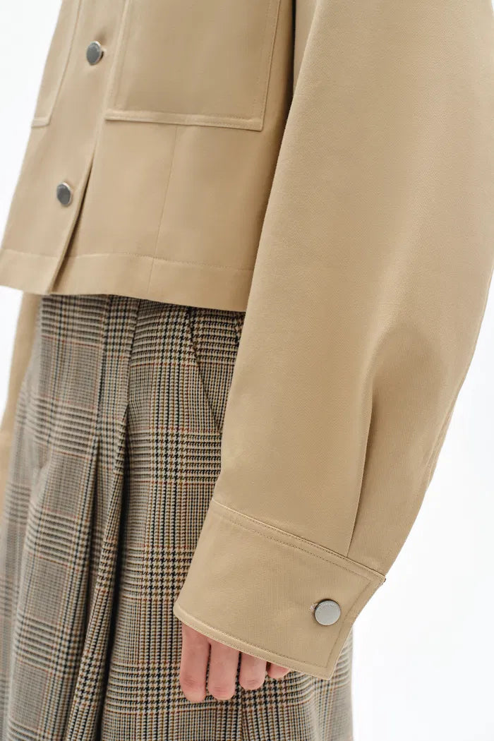 Morston Contrast Cropped Jacket in 100% Cotton Twill – fbrq.com Morston Contrast Cropped Jacket in 100% Cotton Twill – fbrq.com
