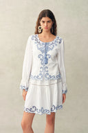 Maggie Stickerei Resortmode Set mit transparentem Oberteil zum Binden und Rock aus Baumwoll-Jacquard