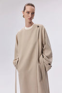 Hilda Ein-Knopf Kragenloser Trenchcoat aus feinem Woll-Twill