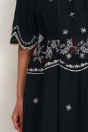 Robe Ivy brodée à œillets en mélange Tencel-lin