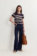 Jeans Fiona Bordados con Flores y Pierna Recta en Denim Crudo