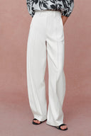 Cassie Low Curve Jeans in Lyocell Denim