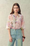 Blusa Yori con estampado floral pintado a mano, transparente, con mangas abullonadas y cuentas, en mezcla de seda y lino