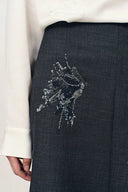Hannah Perlenstickerei Midirock aus Wollmisch-Suiting