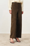 Pantalon de jogging Lene ample à jambe droite en suédine