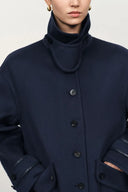 Manteau Theo bleu nuit à bordures en double-face mérinos-cachemire