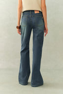 Jeans acampanados estilo francés Sita en denim elástico
