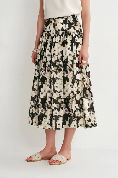 Pearl Tiered Flora Skirt in Silk-Linen – fbrq.com