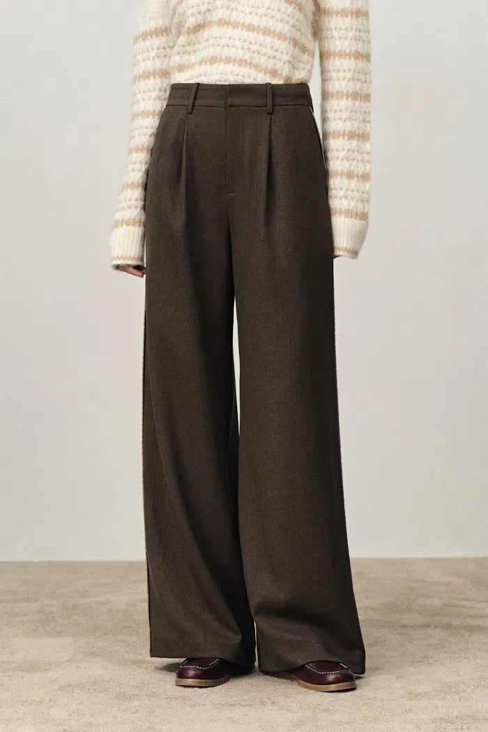 Julie Shell Stitch Detailing Sweat Pants in Lightweight Suiting