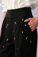 Aquila Handgenähter Blazer und Hose mit Strassbesatz aus feinem Wollstoff