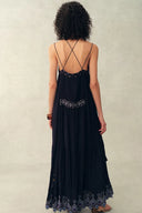 Vestido sin mangas Bailey Boho con tirantes cruzados bordados en georgette arrugada