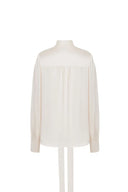 Chloe Bluse mit Schleifenkragen aus 19mm Maulbeerseiden-Satin