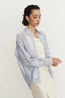 Camisa transparente Bella Blue con botones en mezcla de lyocell