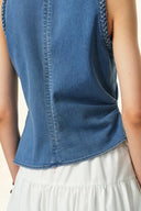 Canotta Riley con rifiniture intrecciate in denim stretch leggero