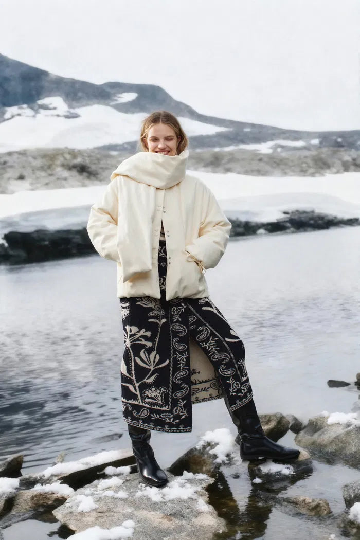 Aimee Detachable Scarf Down Jacket in Hollow Yarn Fine Twill