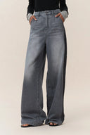 Jeans Holgados Clarisse en Tonos Oscuros en Denim de Algodón
