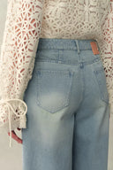 Jeans de pierna recta con flores en relieve Berthe en denim de algodón