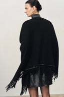 Luna Poncho mit Lederfransen in Kontrast aus Merino-Cashmere-Strick