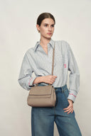 Bolso pequeño Rialto en piel de vacuno de grano superior con textura granulada