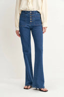 Jeans Bootcut con Cinco Botones Sarah en Denim Elástico