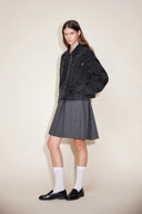Chaqueta de mezclilla Amber con cremallera en denim adornado