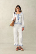 Maggie Stickerei Bluse mit Knoten vorne und transparente Hose aus Baumwoll-Jacquard
