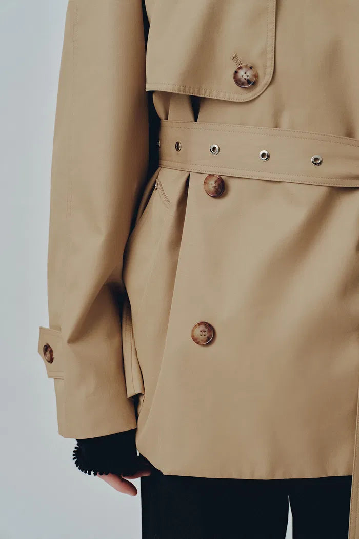 Lina Cropped Trench Coat in Cotton Twill – fbrq.com Lina Cropped Trench Coat in Cotton Twill – fbrq.com