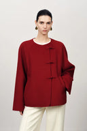 Abrigo corto nuevo estilo mandarín Peony con botones en lana merino