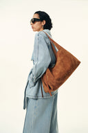Bolso hobo Aura en gamuza española