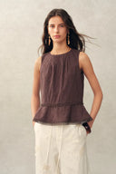 Top smanicato con peplo in cotone e ricamo floreale John