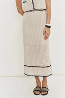 Gonna in Crochet con Applicazione Margherita Ricamata a Mano Palma in Misto Cotone Lino