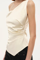 Sculpture One Shoulder Asymmetrische Mouwloze Top in Moerbeizijde