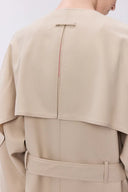 Hilda Ein-Knopf Kragenloser Trenchcoat aus feinem Woll-Twill