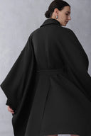 Aggripine Trenchcoat im Cape-Stil aus leichtem Merino-Twill